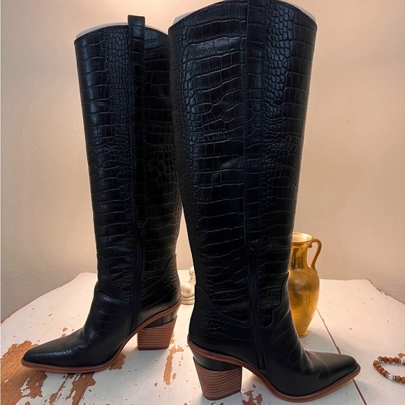 Gianni Bini Boots - Picture 11 of 16